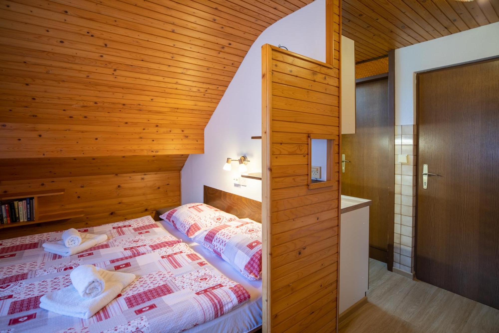 Apartmaji Prezelj 보히니 외부 사진