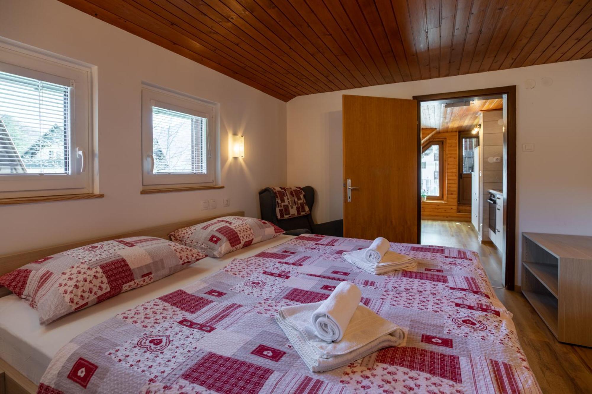 Apartmaji Prezelj 보히니 외부 사진